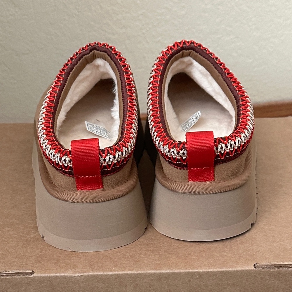 women UGG Tazz Brown Suede Slip-Ons with Red Trim sz 8 - Picture 5 of 7
